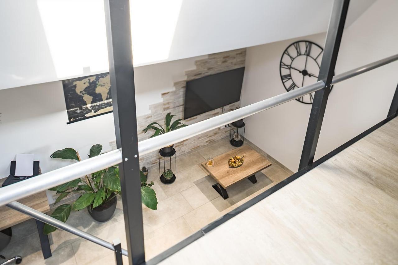 Apartamento Loft avec jardin et parking privé Troyes Exterior foto